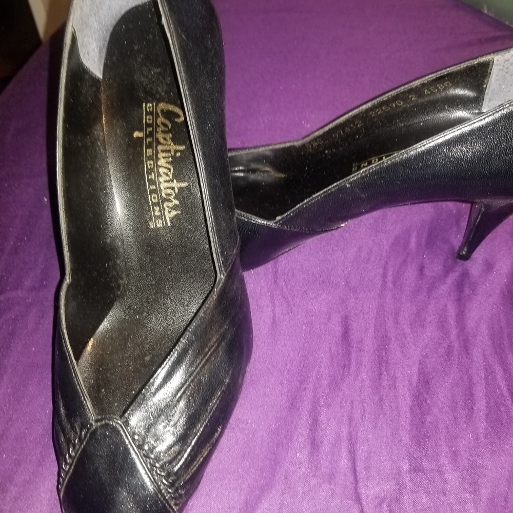 (NEW) CAPTIVATORS women shoe size 8.5 black pump